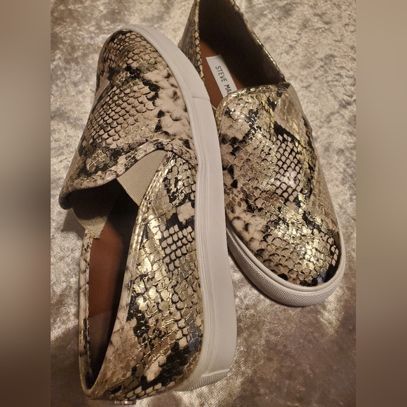 Steve Madden snake slip ons sneakers 8.5 - Picture 3 of 4